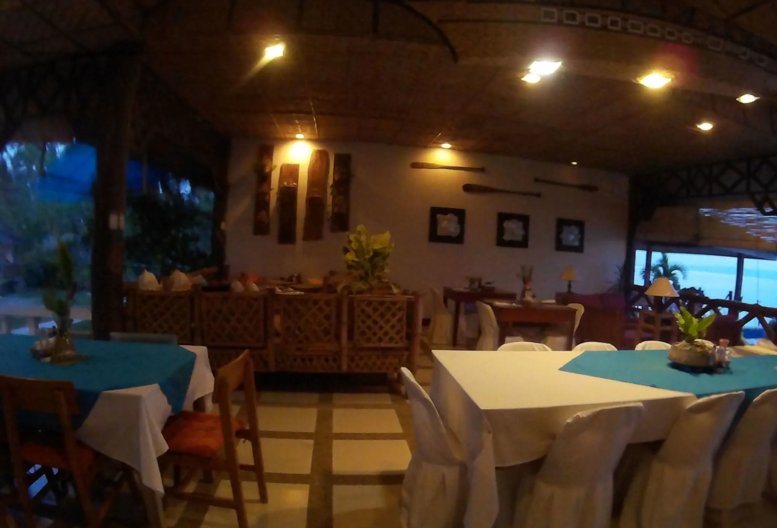 Blue Wave Inn Beach Resort & Restaurant