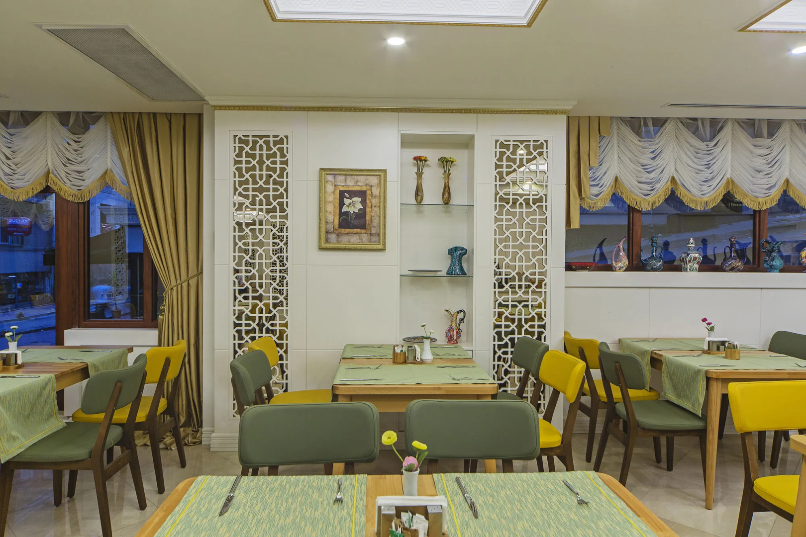 Grand Naki Hotel