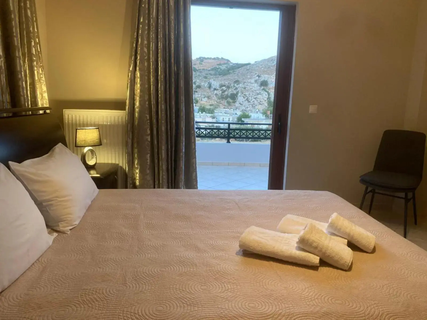 The high level Villa with amazing views 5'from falassarna!