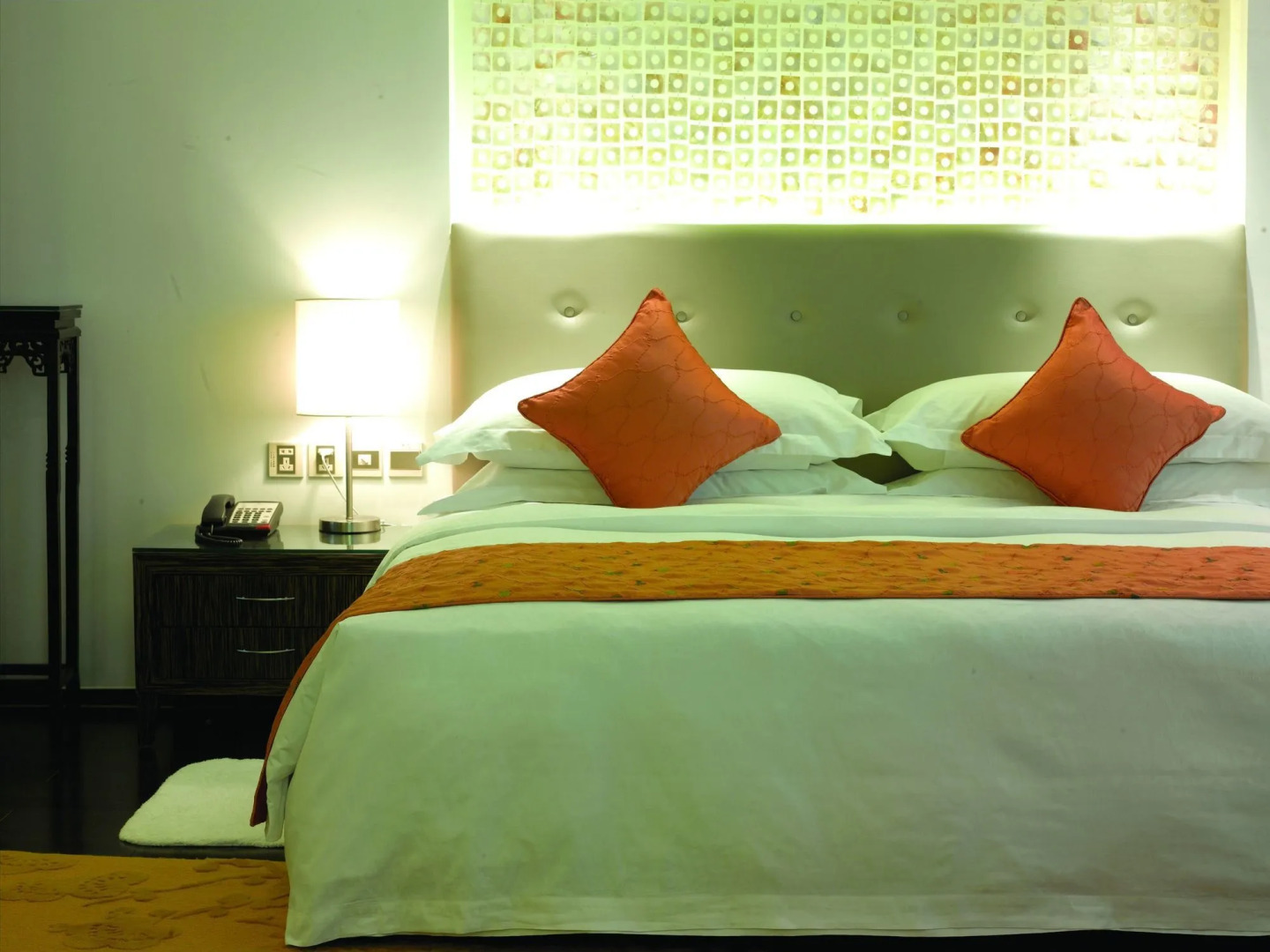 Luxemon Xinjiang Hongfu Hotel