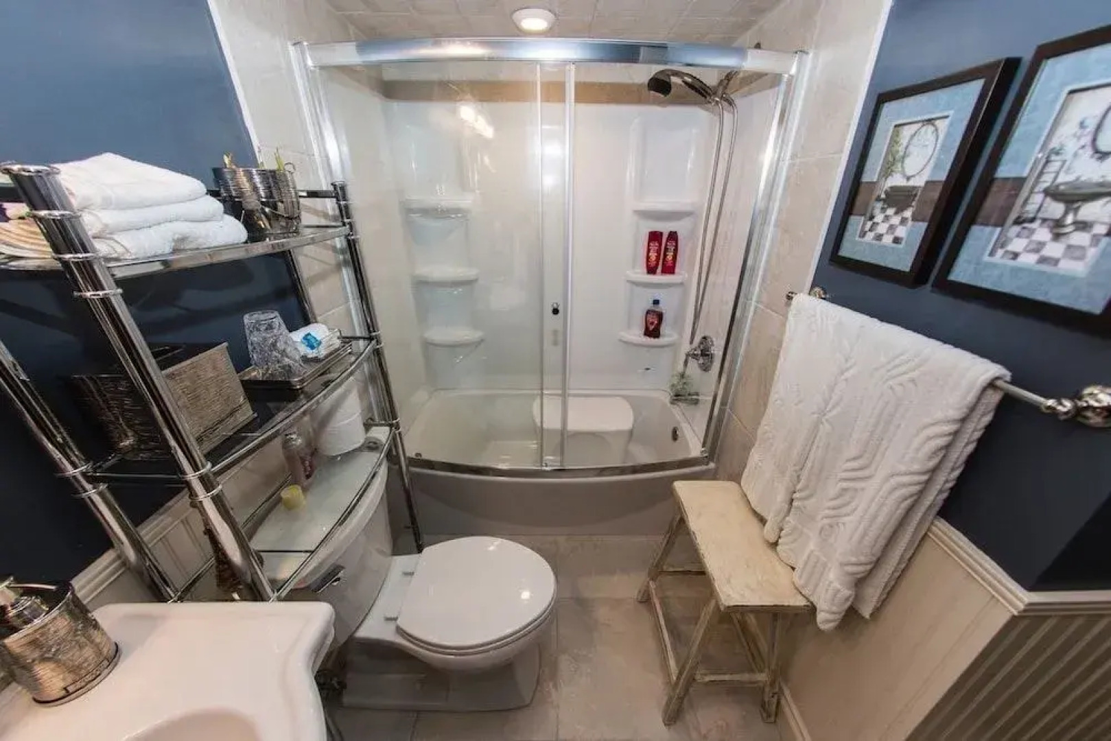 Moonstone Manor Bed & Breakfast