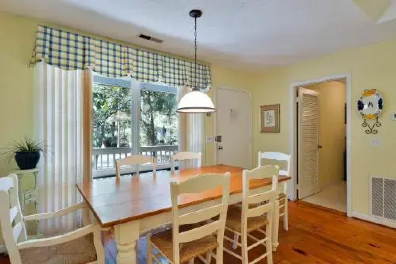 1040 Sparrow Pond Cottage