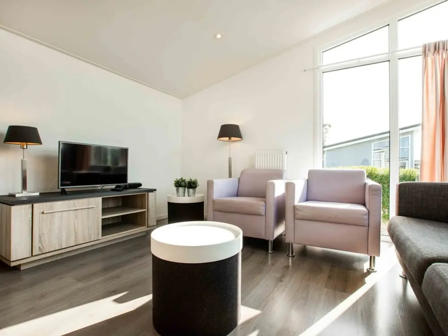 Neat Chalet With Microwave Near the Beach in Egmond