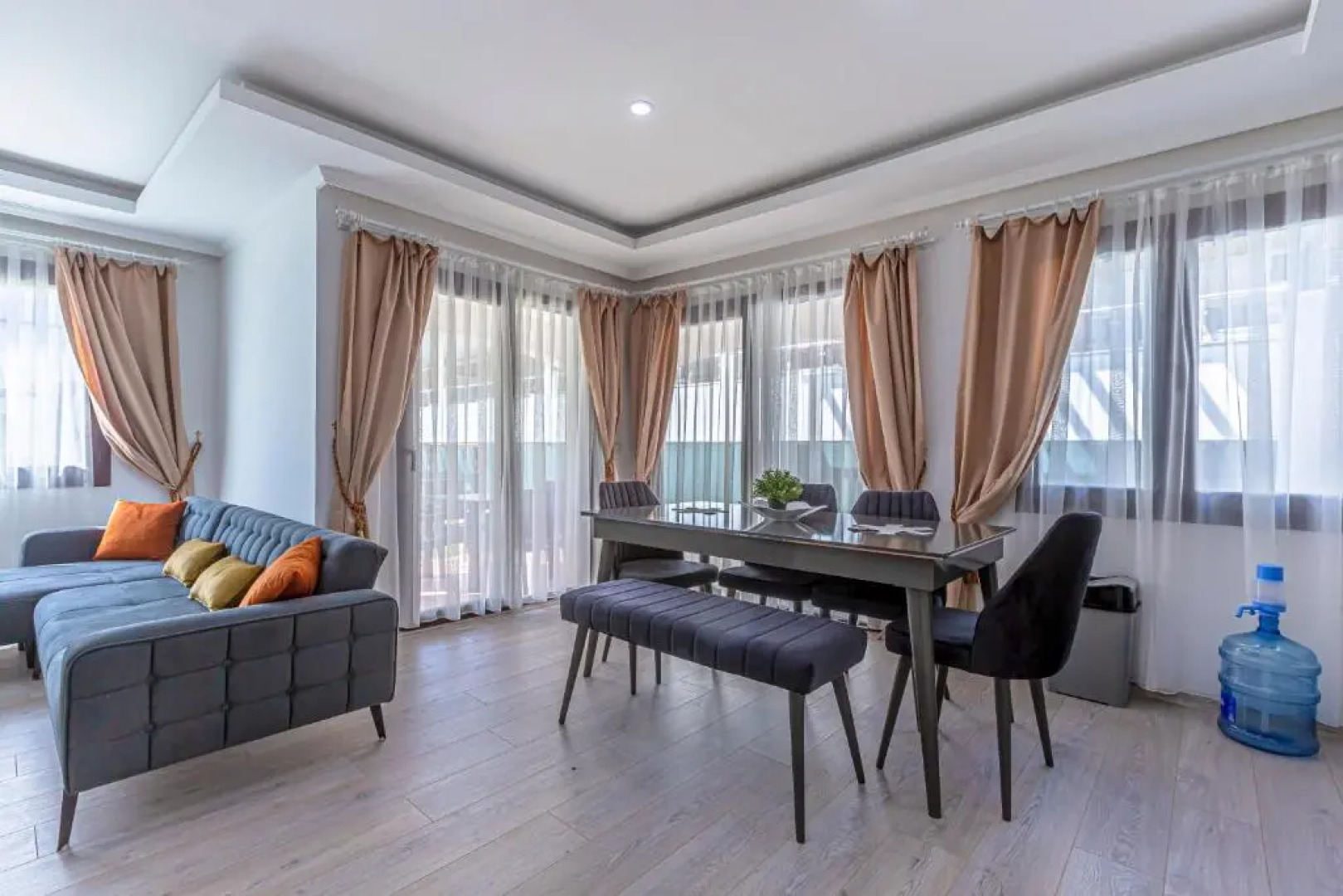 Cozy 2 Bedroom Apartment