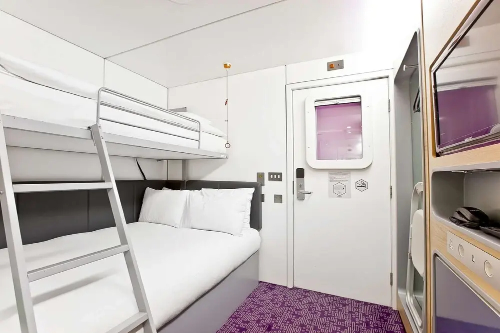 YOTELAIR London Gatwick
