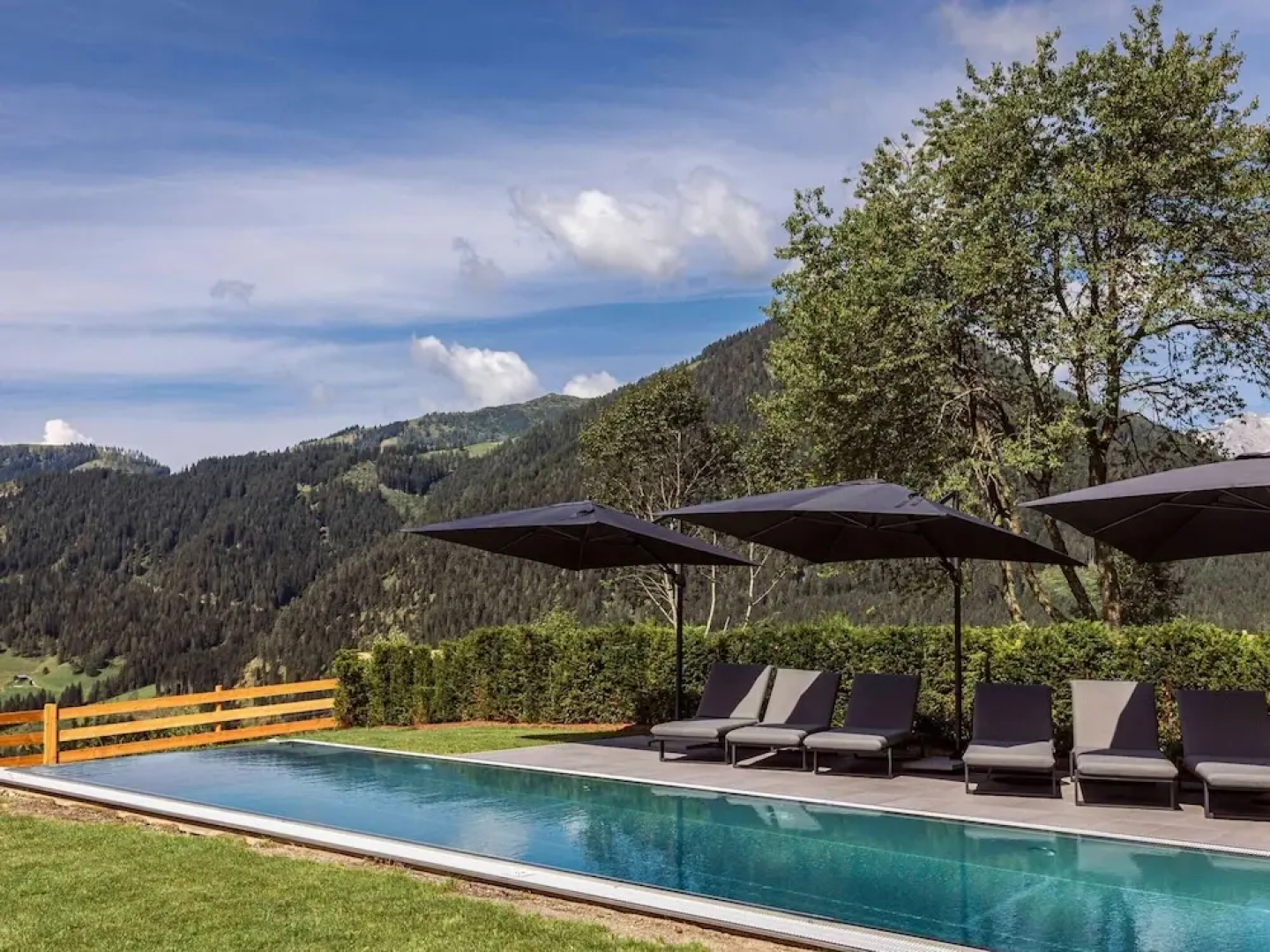 Lovely Apartment With Shared Pool