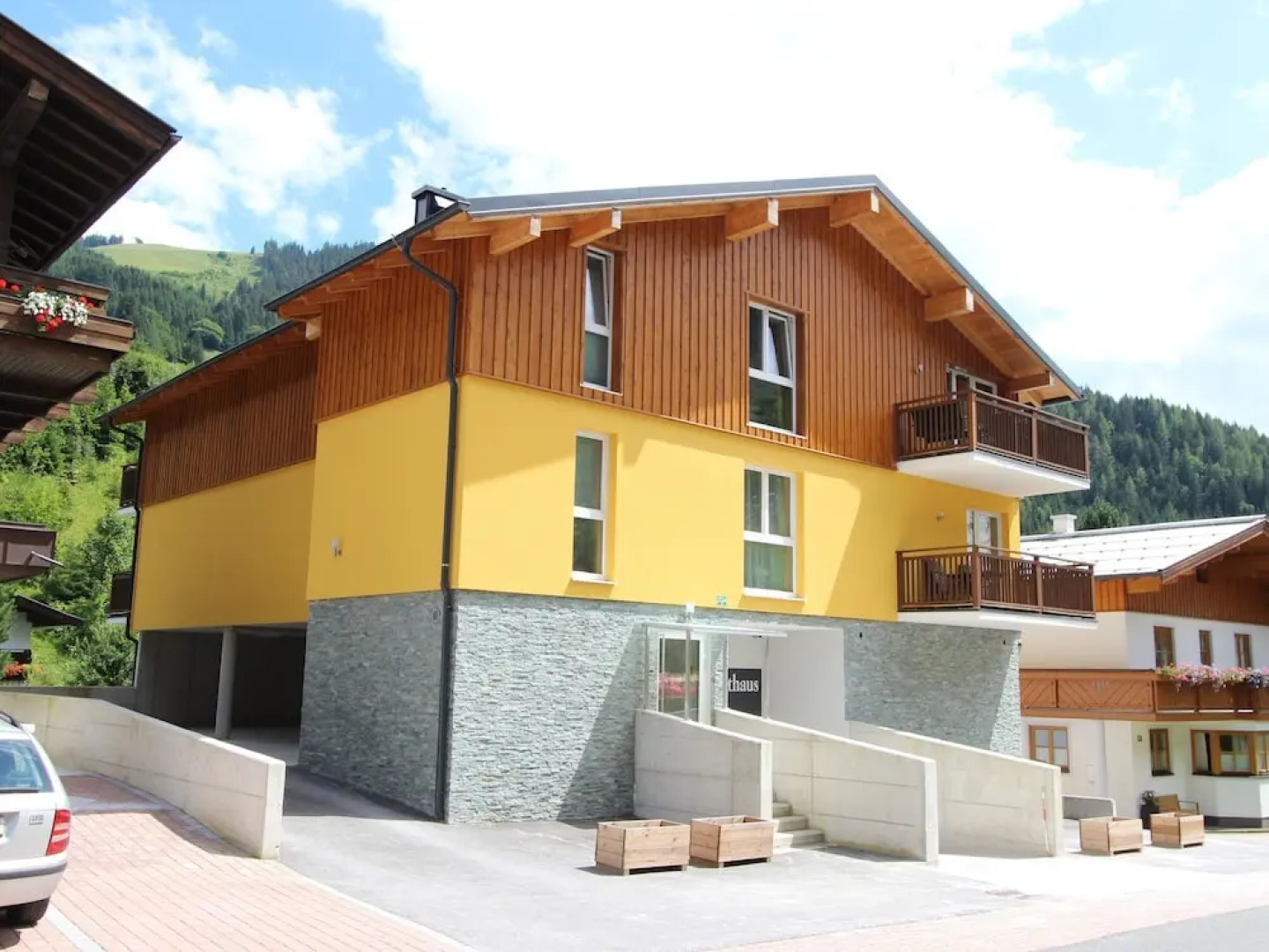 Modern Apartment In Salzburg With Balcony