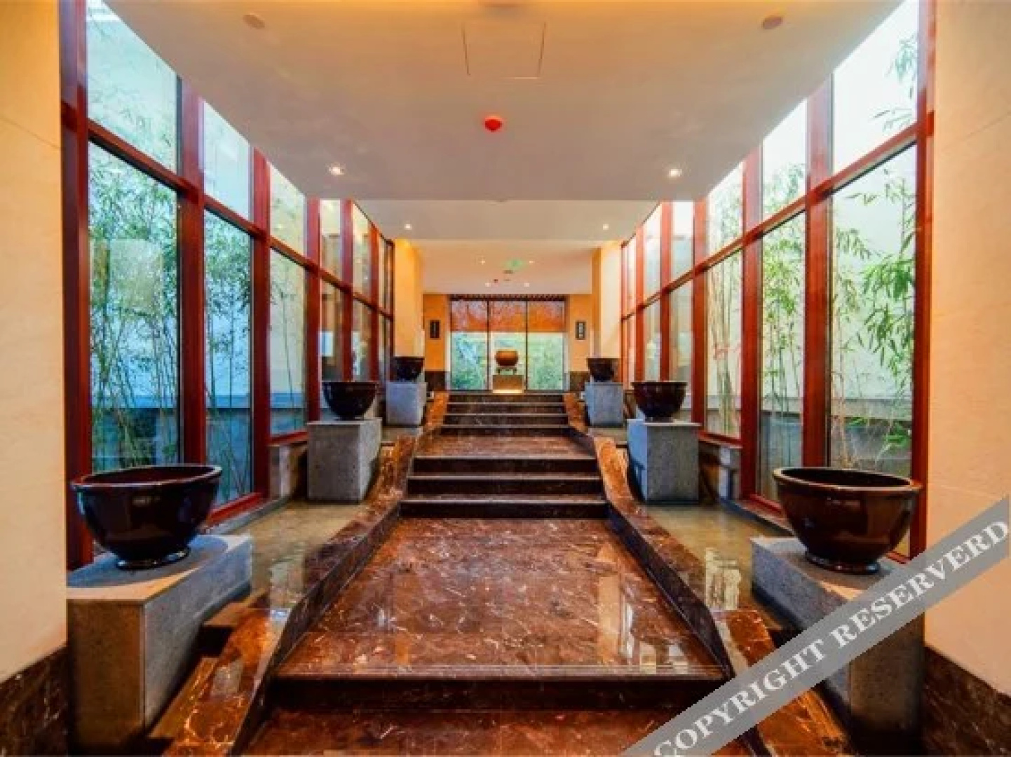 Yihe Funiu Shanju Hot Spring  Hotel