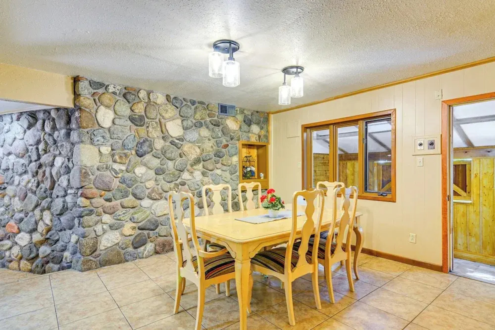 Family-friendly House: Fish, Hike, Bike & More!