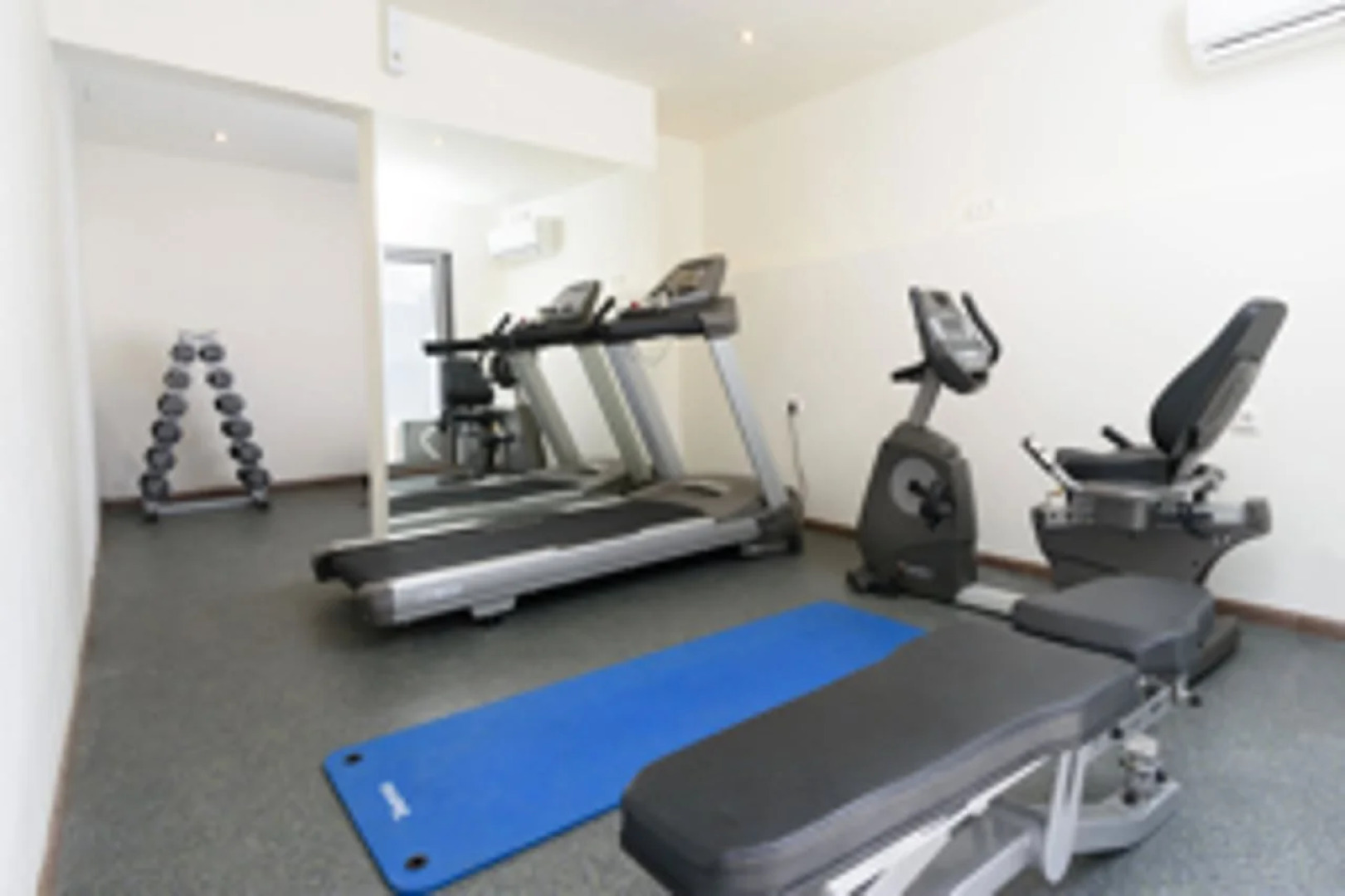 Отель Mistral Bay