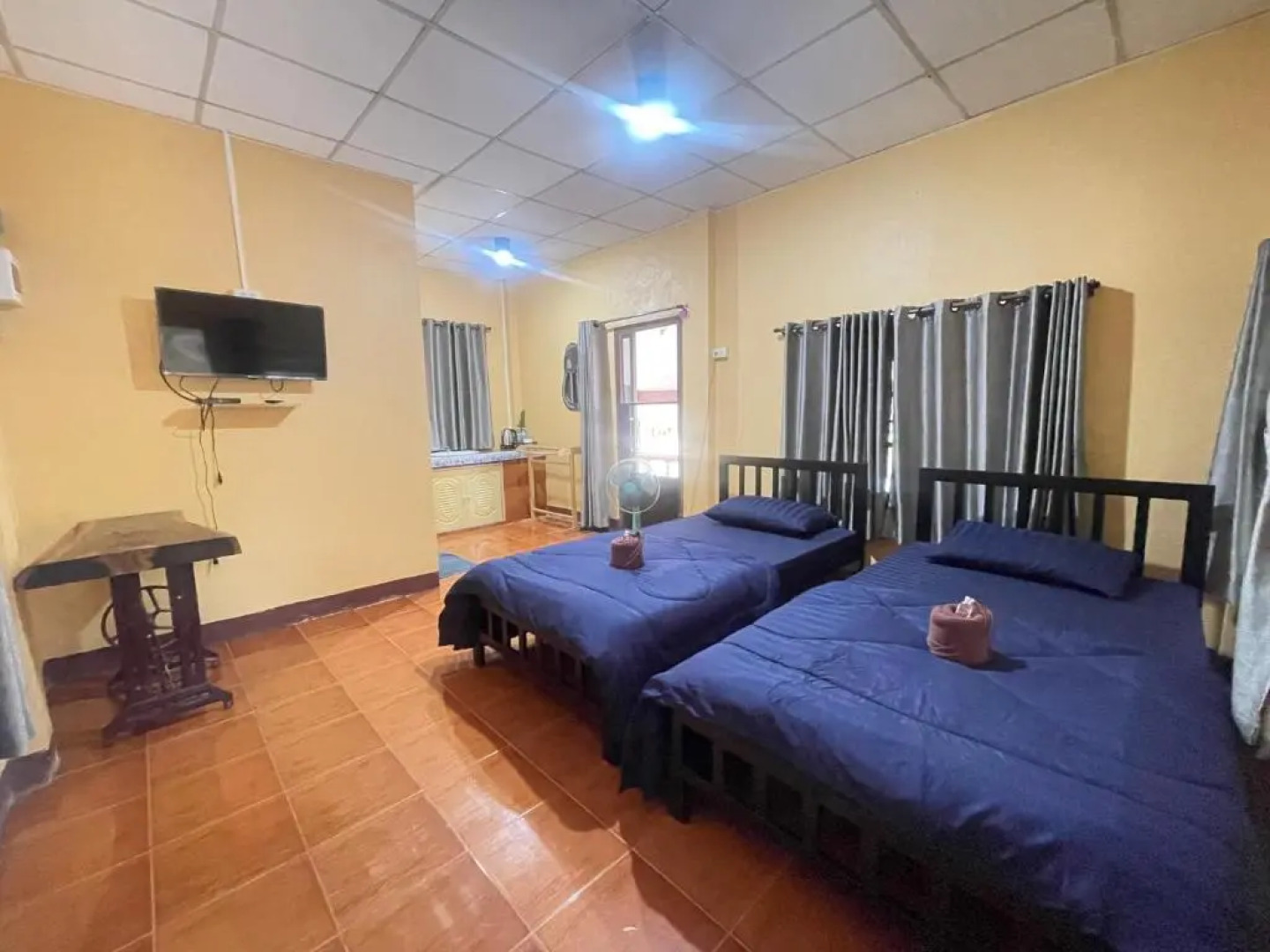 Rain Tree Cafe & Homestay