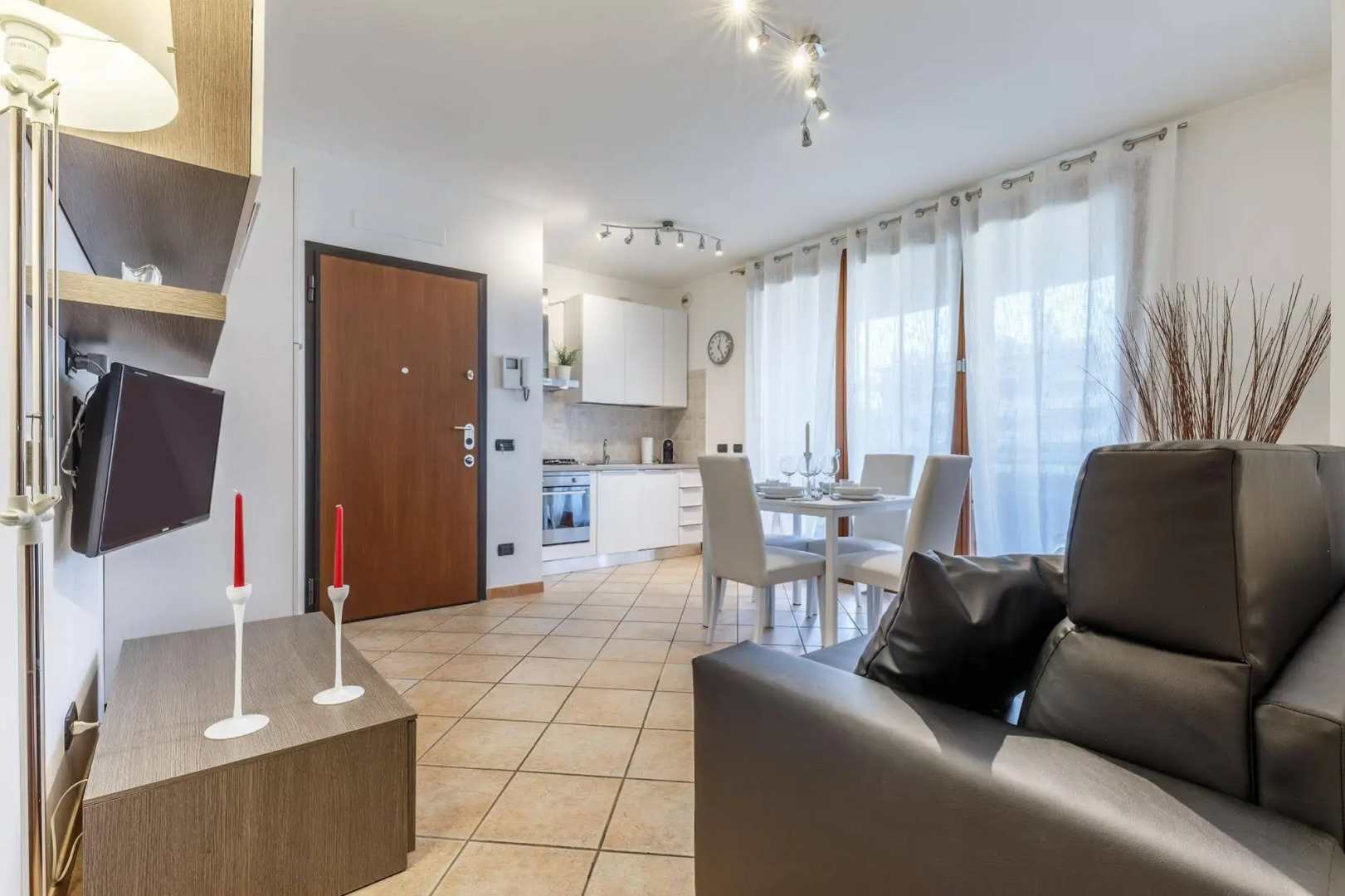 Suitelowcost - Limbiate Studio