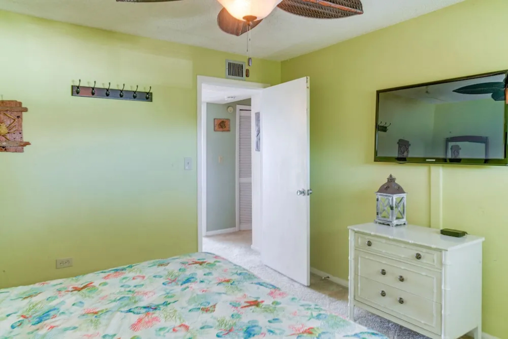 Beachfront Tavernier Abode w/ Balcony & Bay Views!