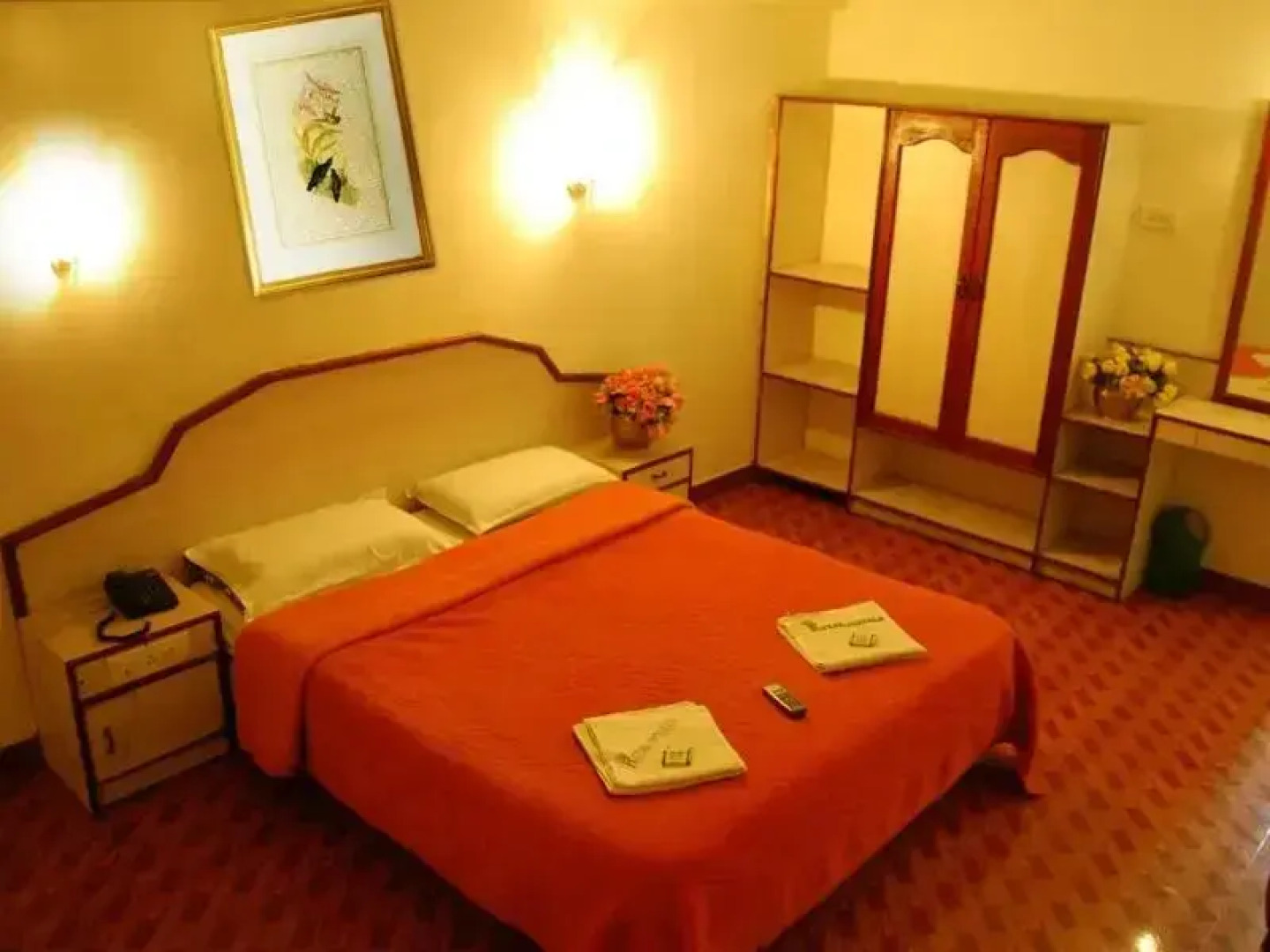 Royale Holidays Hotel