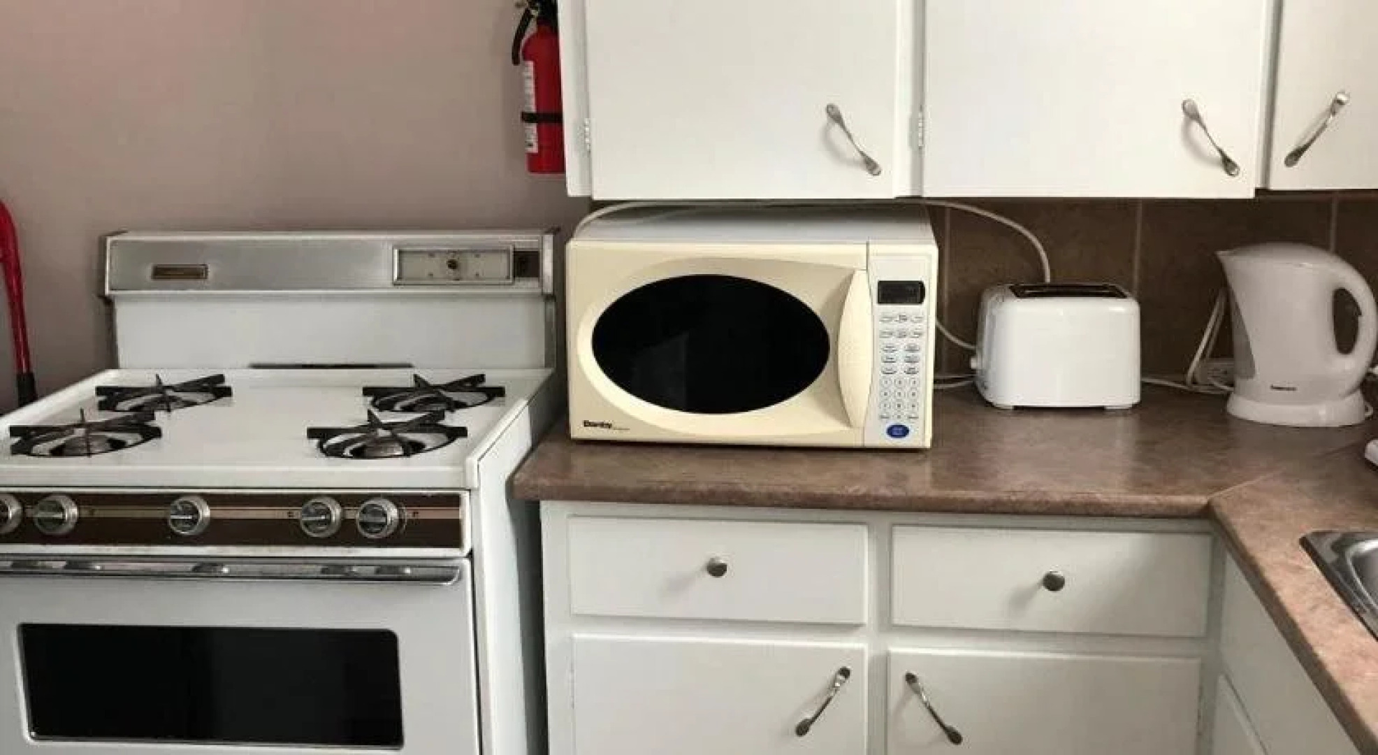 Anchor Motel and Suites