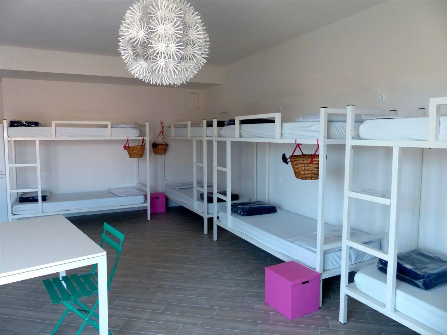 Meet Gardalake Hostel