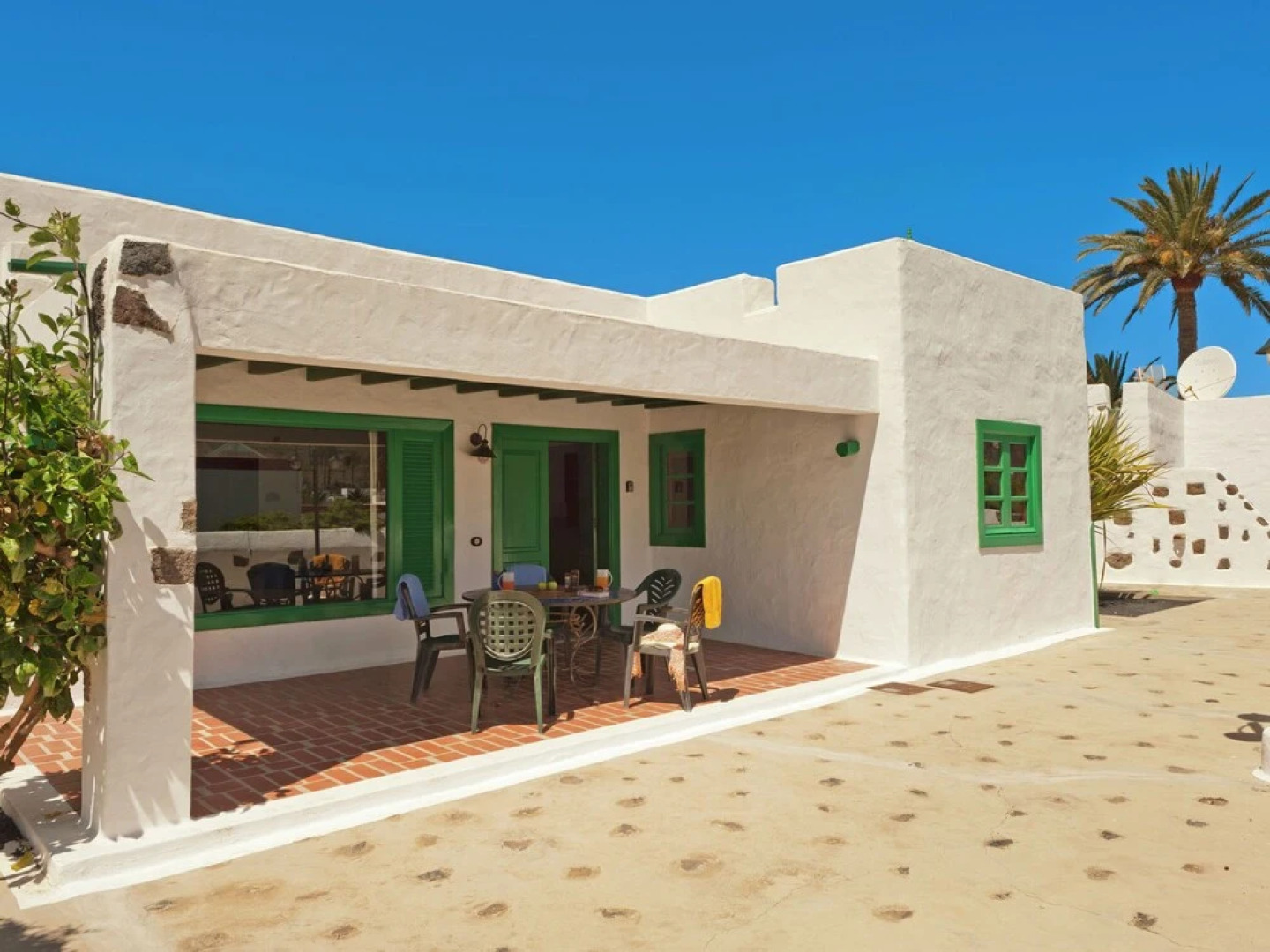 Comfortable Villa in Haría With Swimming Pool