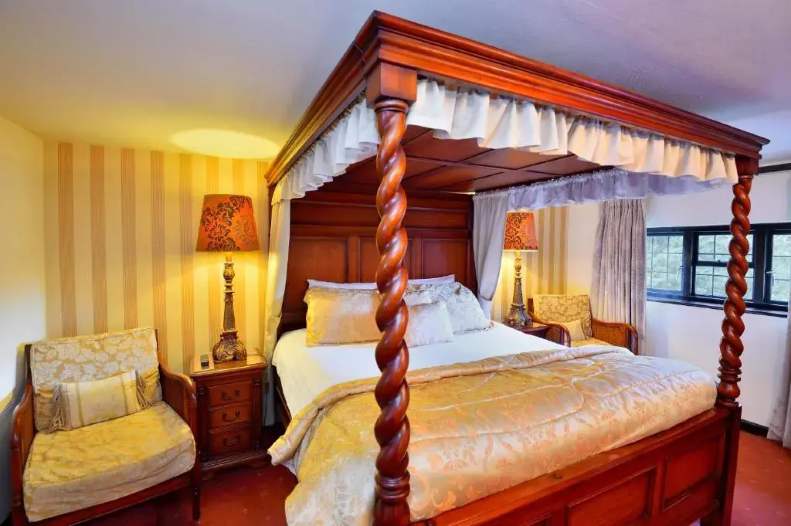 The Roundabout Hotel