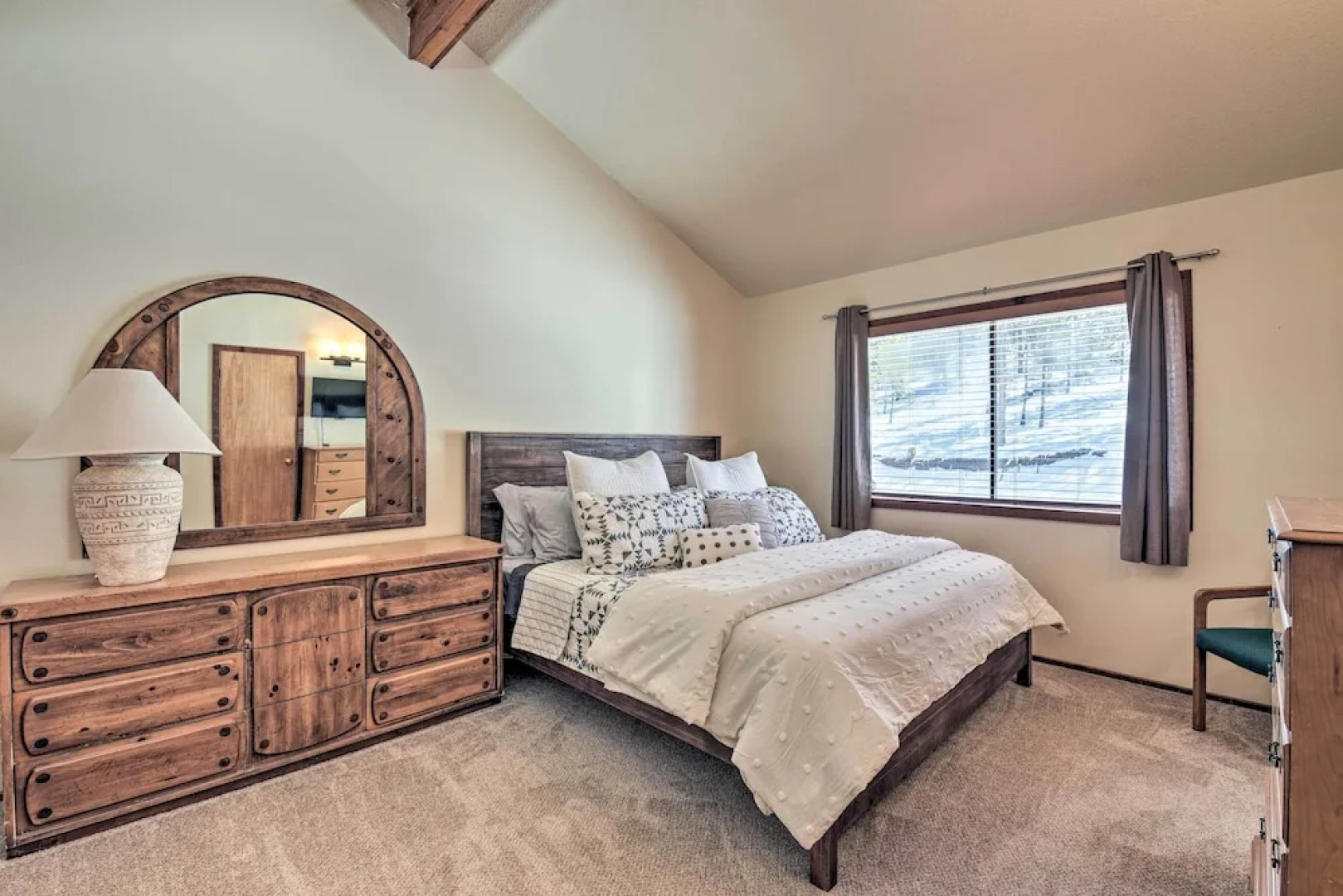 Warm Townhome w/ Sauna at Angel Fire Ski Lift