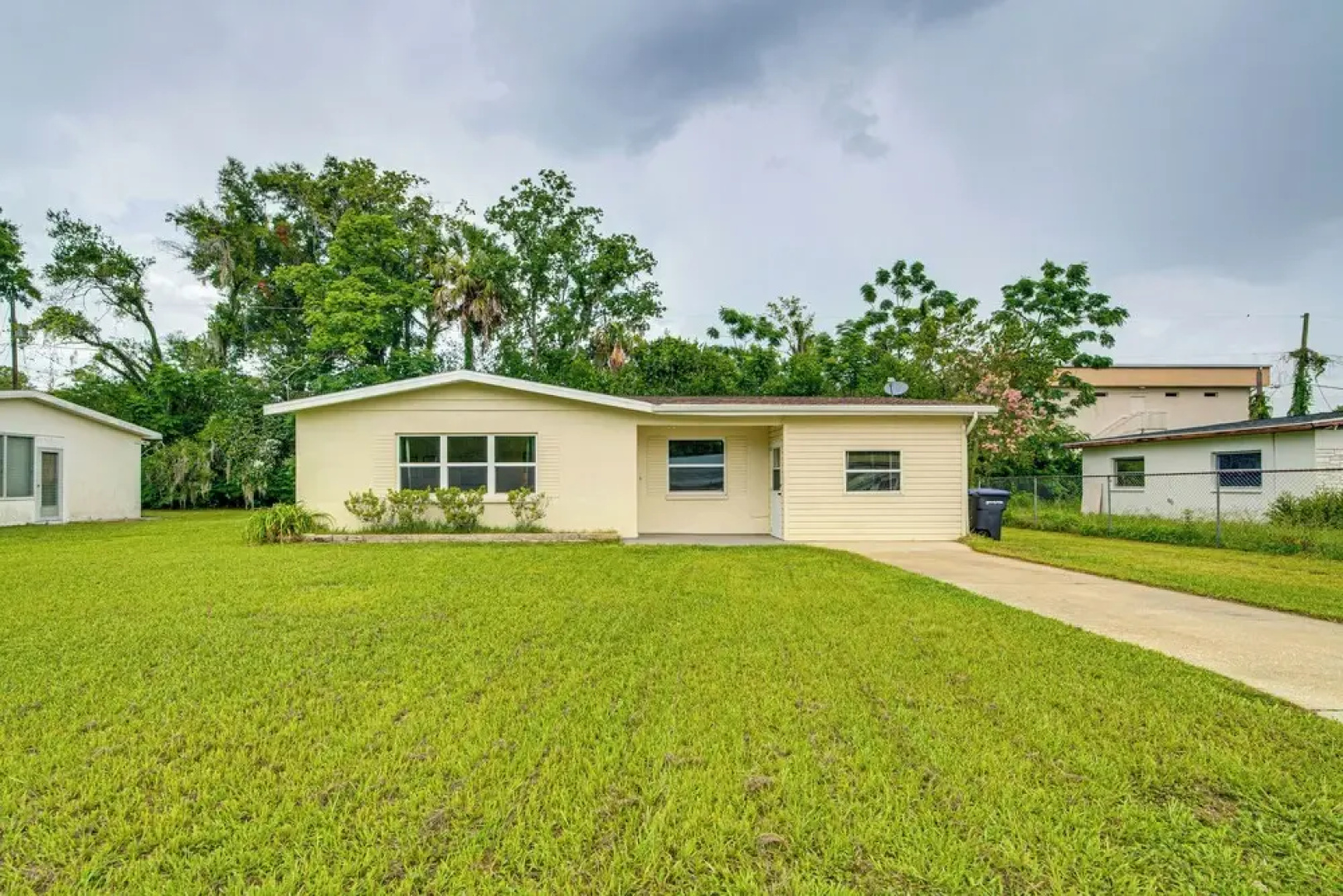 10 Mi to Crystal River: Home in Citrus County