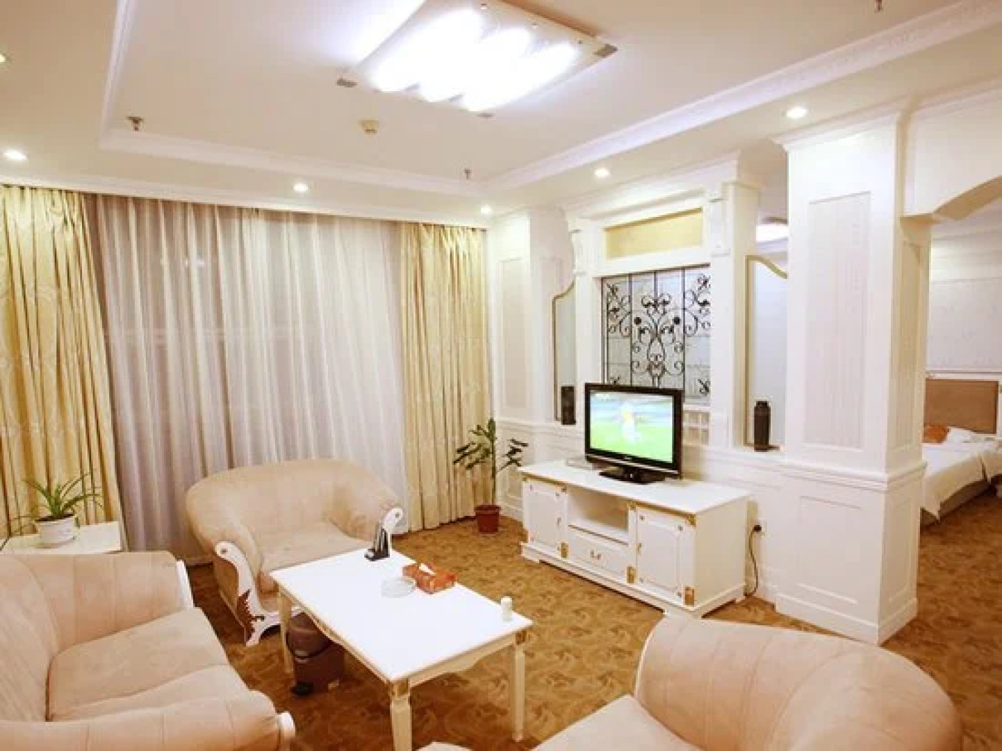 Ji Hotel (Rizhao Lighthouse Seaside Scenic Area)