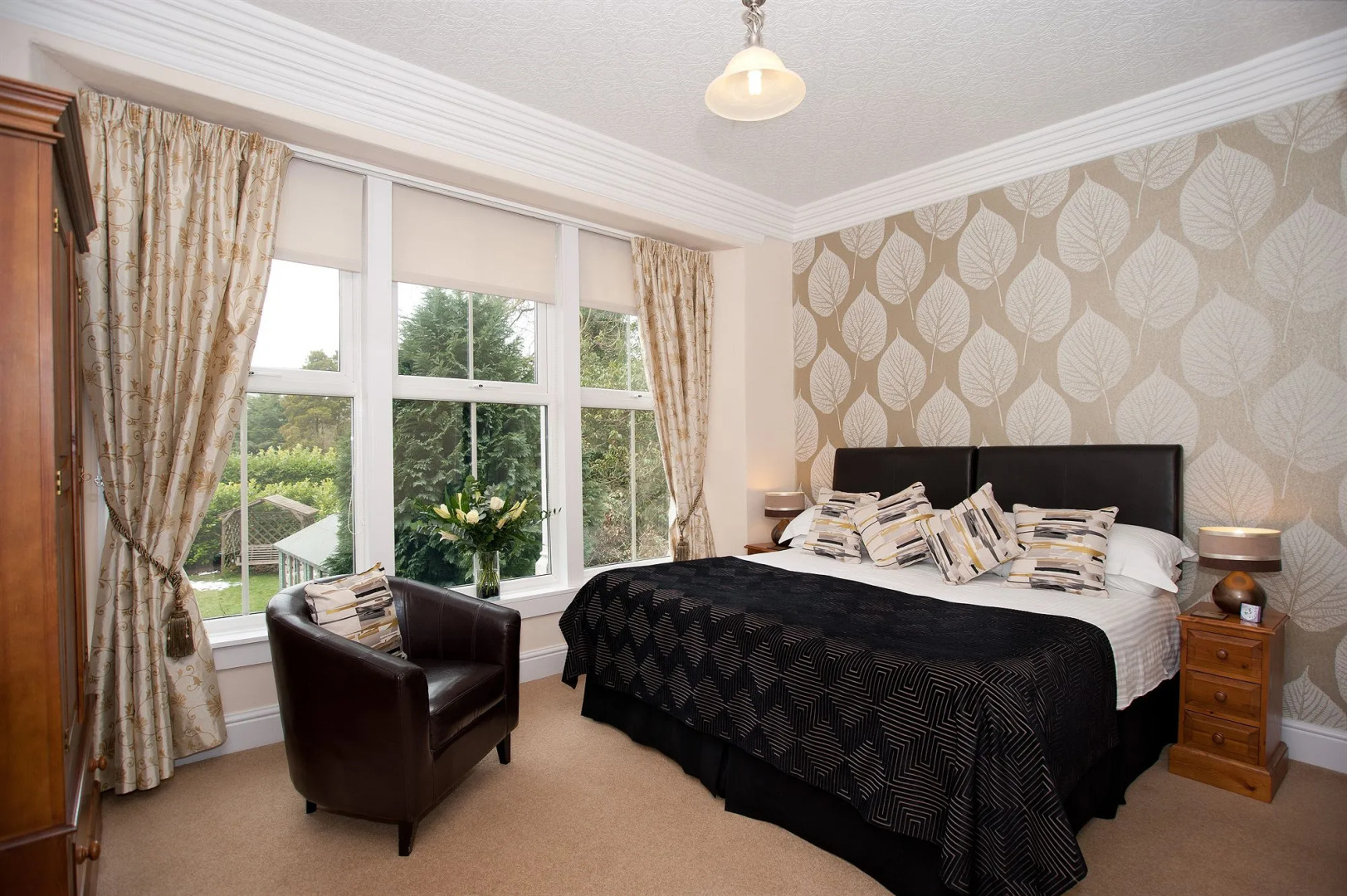 Wheatlands Lodge - Bed & Breakfast