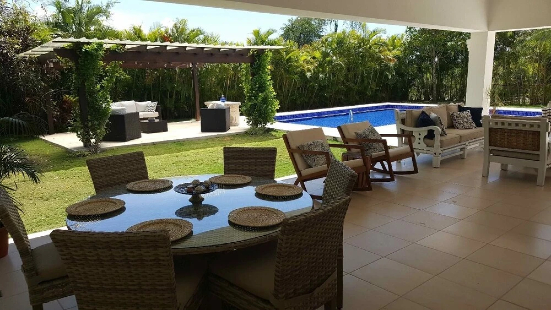 Villa in Metro Country Club