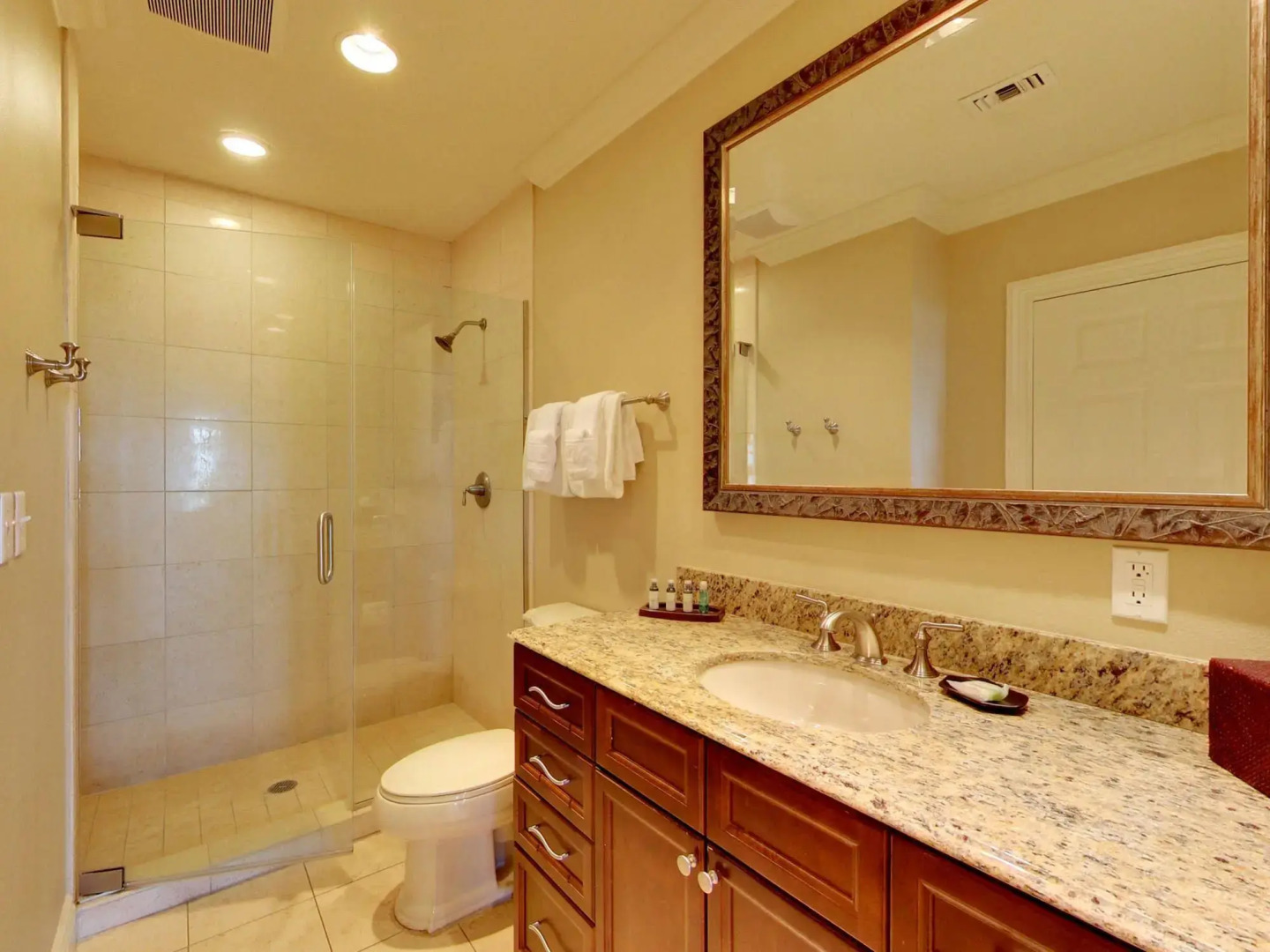 Emerald Grande Condominiums at HarborWalk Village