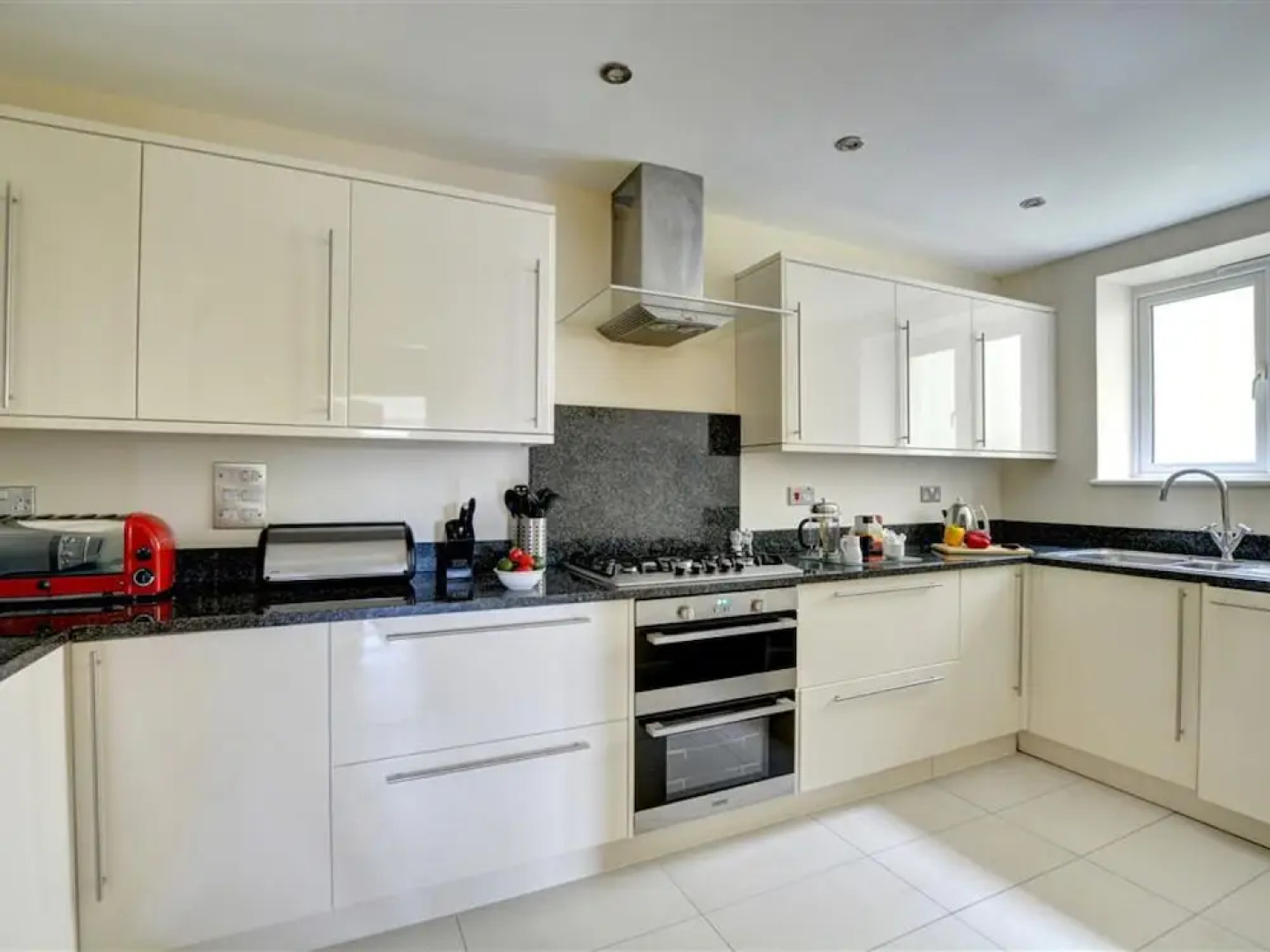 Idyllic Holiday Home in Saint Columb With Terrace