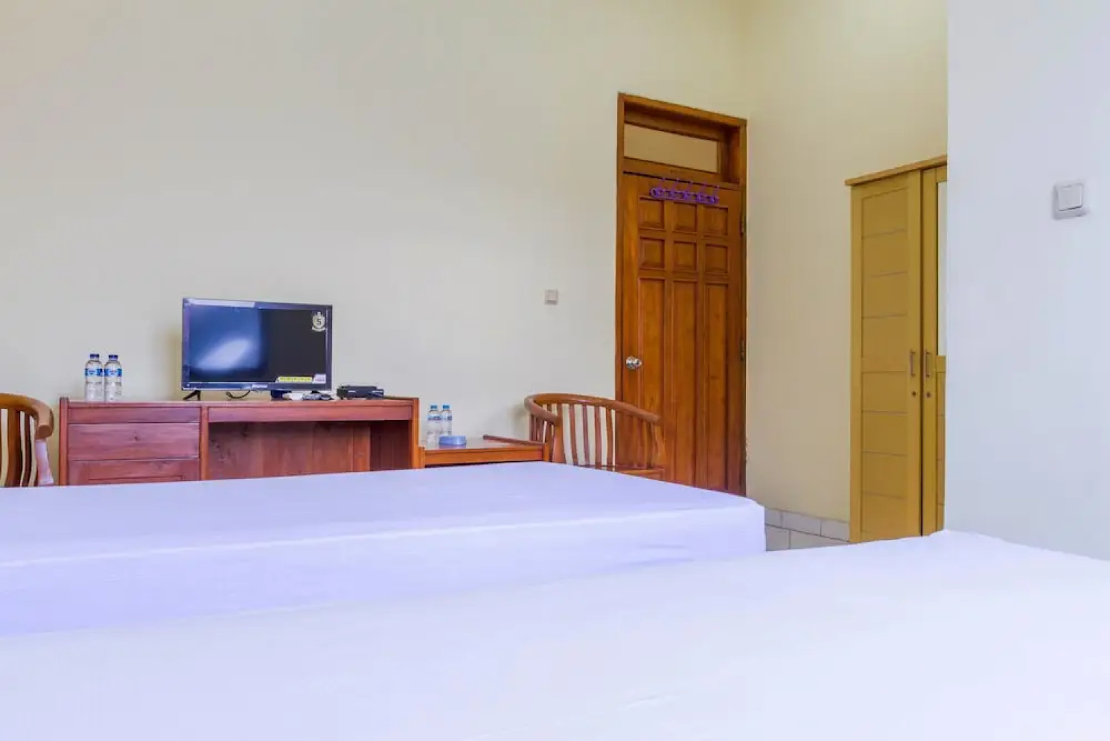 Reddoorz Near Grage City Mall 2