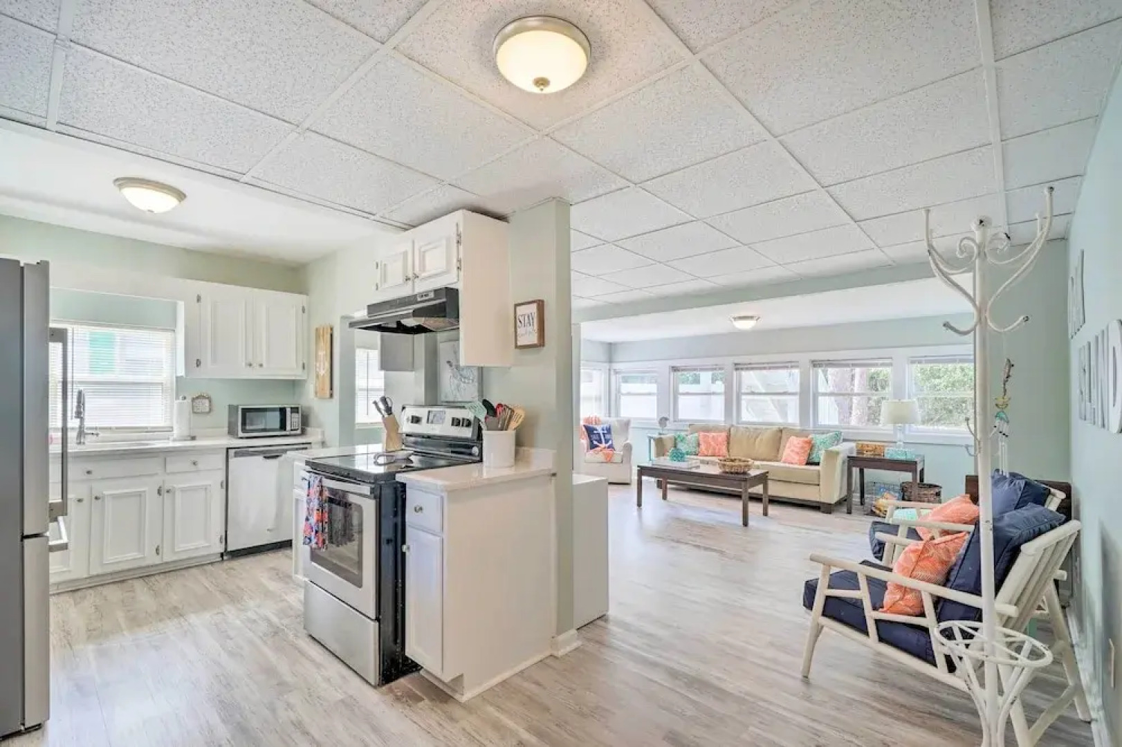 Picturesque Duplex Unit, 1/2 Mi to the Beach!