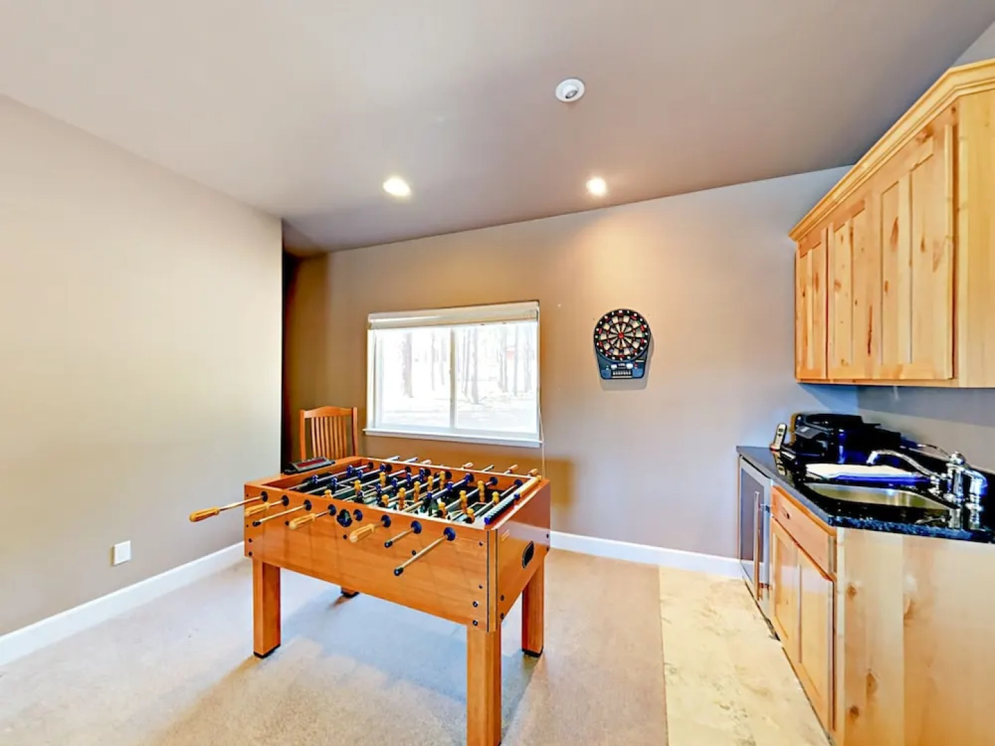 913 Lake Tahoe Blvd Home 4 Bedrooms 3.5 Bathrooms Home