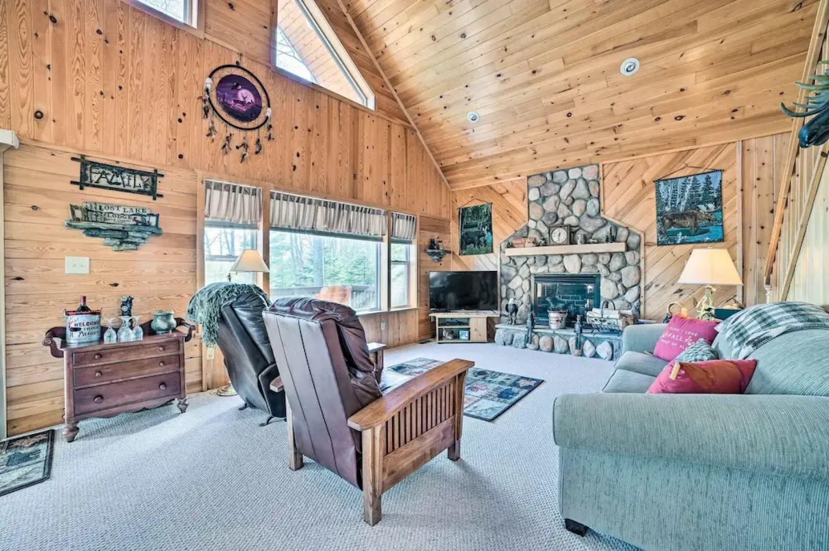 Secluded Lost Lake Cottage w/ Spacious Loft!
