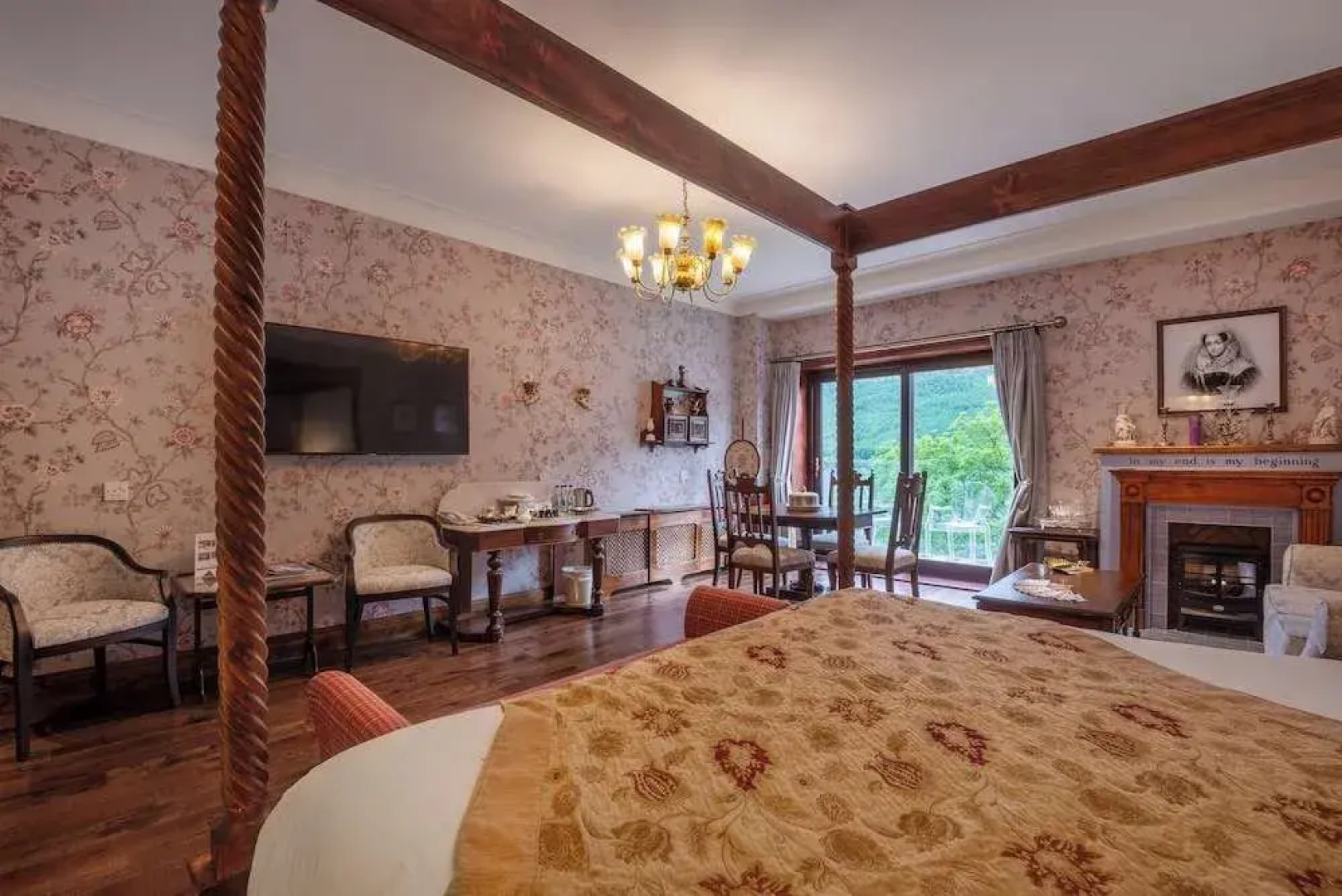 Whispering Pines Lodge