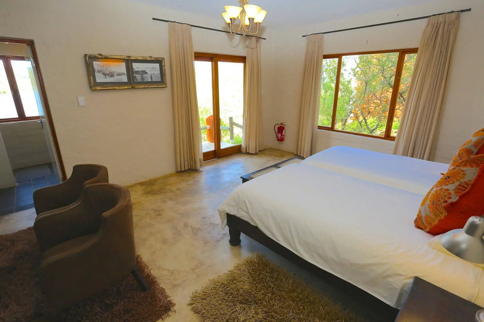 River Crossing Lodge