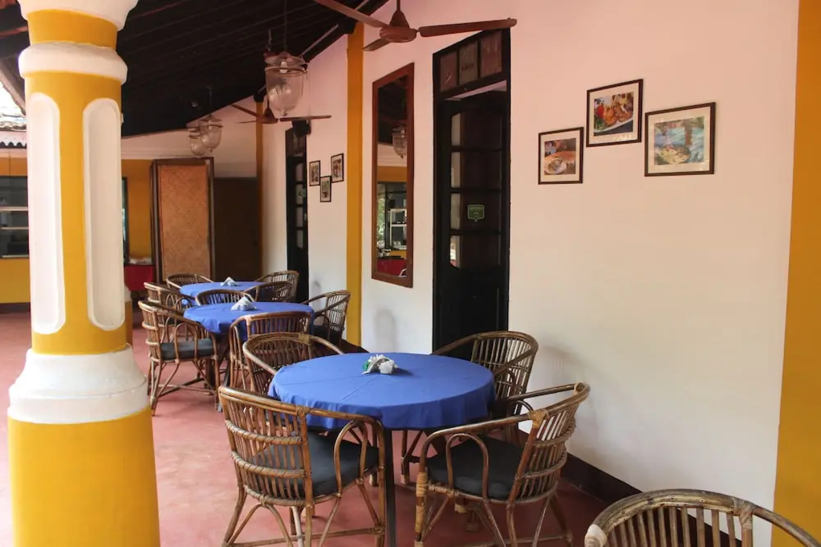 Granpas Inn - Hotel Bougainvillea