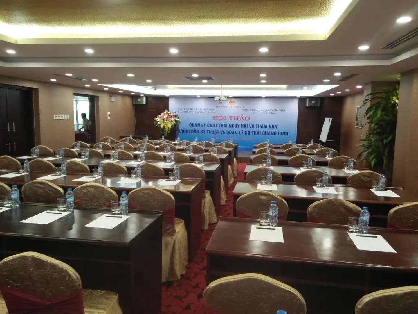 Red River View Hotel