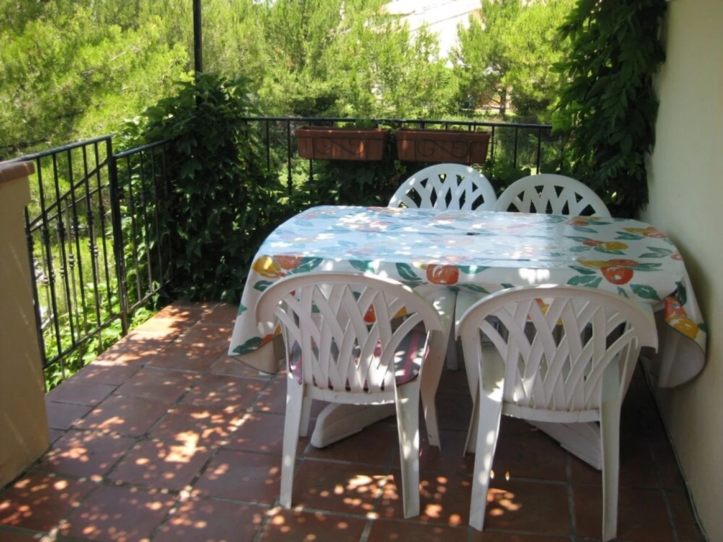 House With 3 Bedrooms in Mallemort, With Pool Access, Enclosed Garden