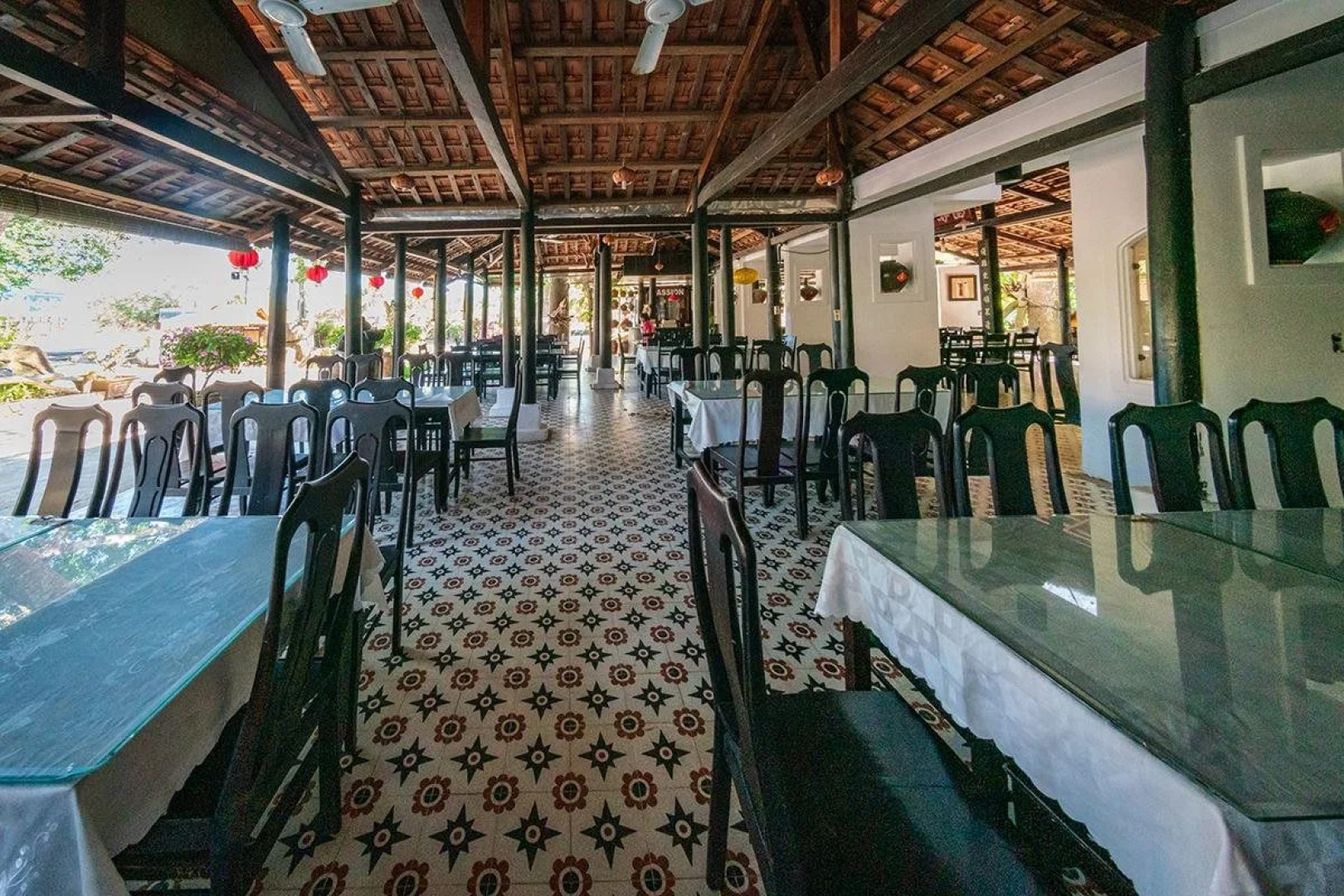 Ven Song Riverside Hotel