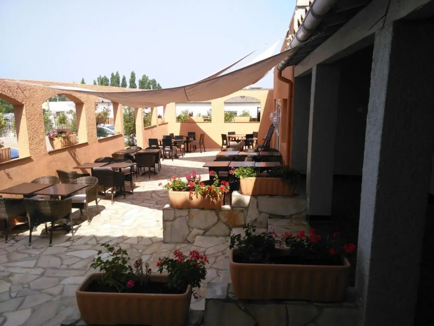 Evasion Hotel