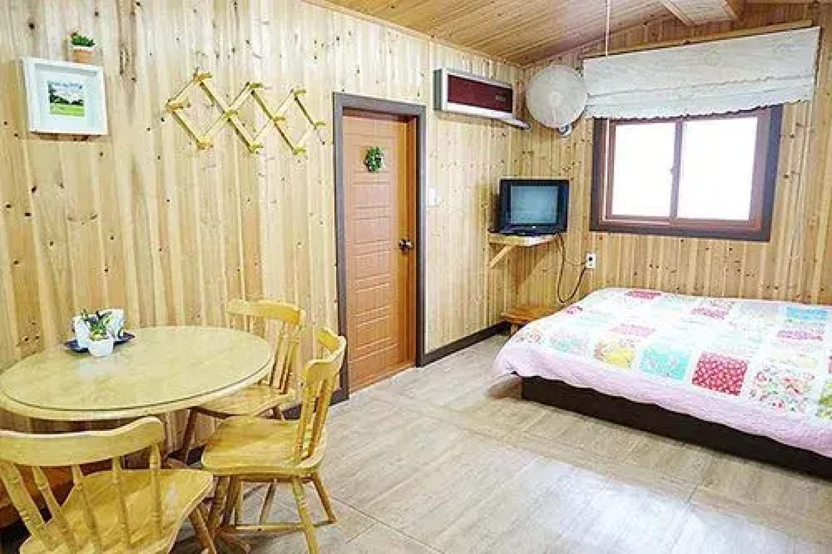 Yangsan Sound of Mountain & Sea Pension