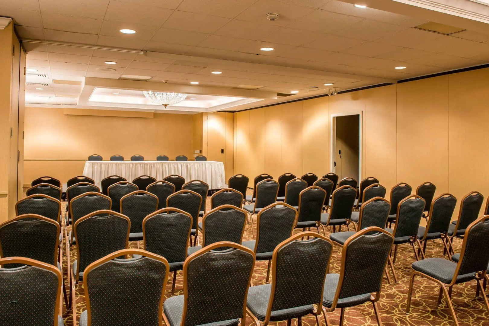 Comfort Inn & Suites Pittsburgh Fox Chapel