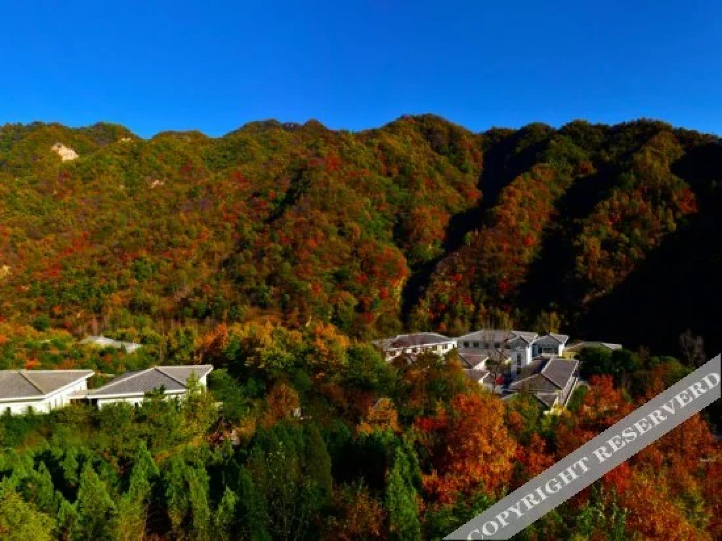 Yihe Funiu Shanju Hot Spring  Hotel