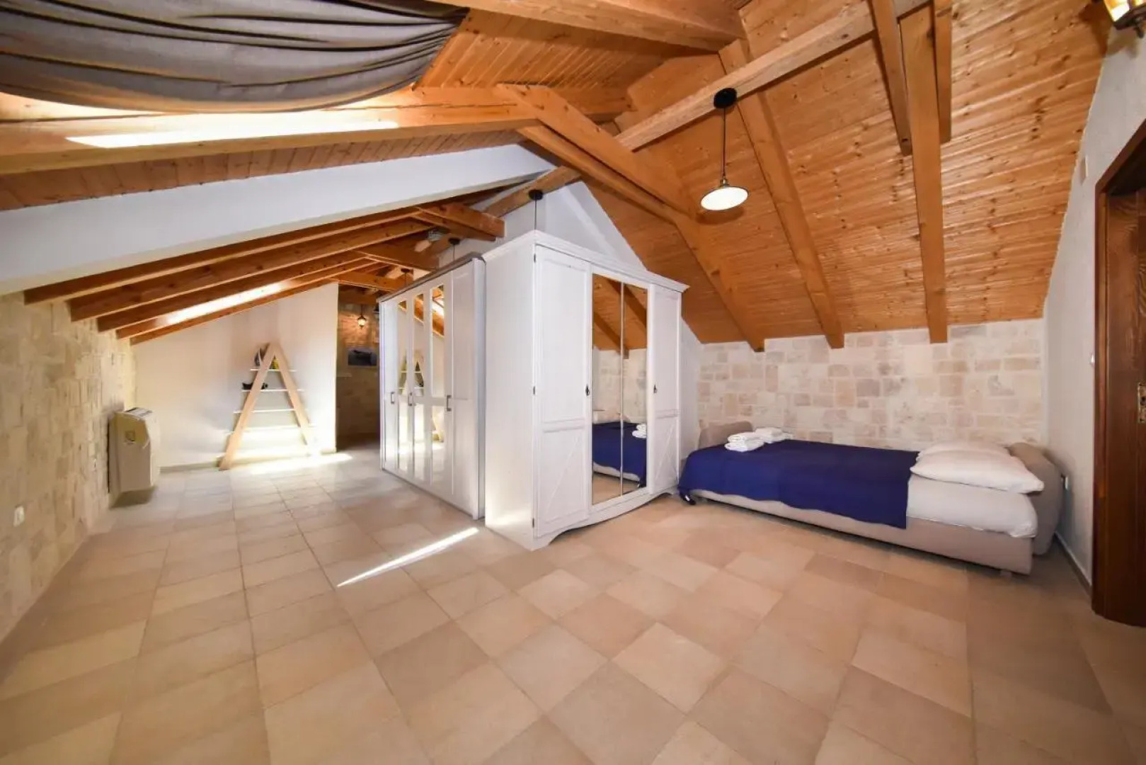 Authentic Stone House Stela & Lea