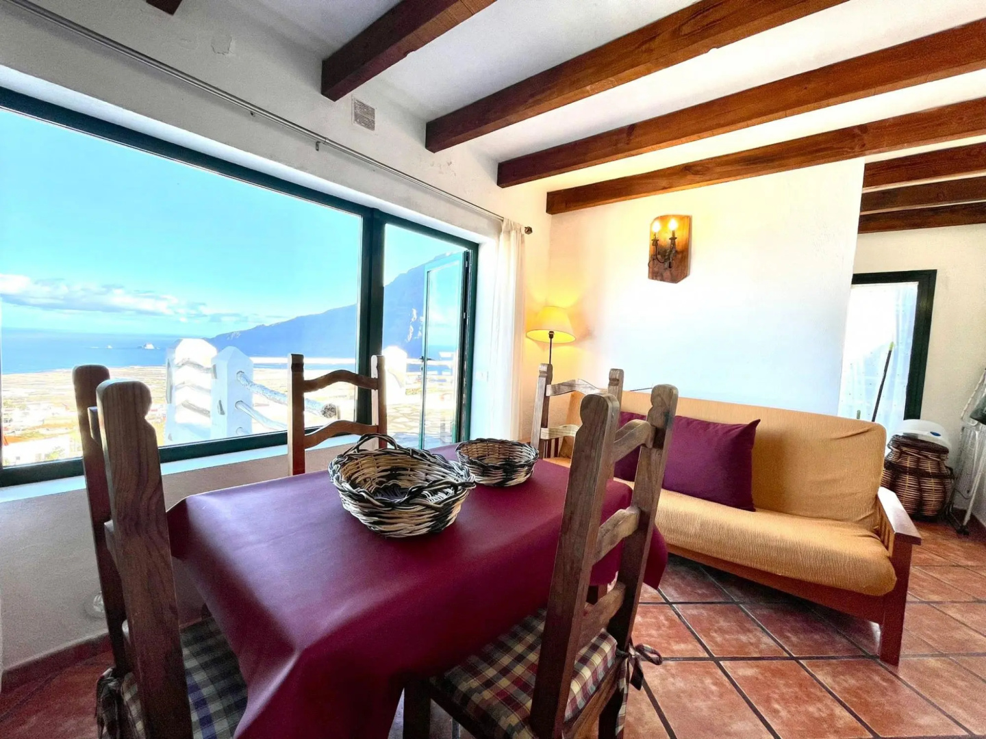 Apartamento en casa rural, Wifi, BBQ y vistas al mar