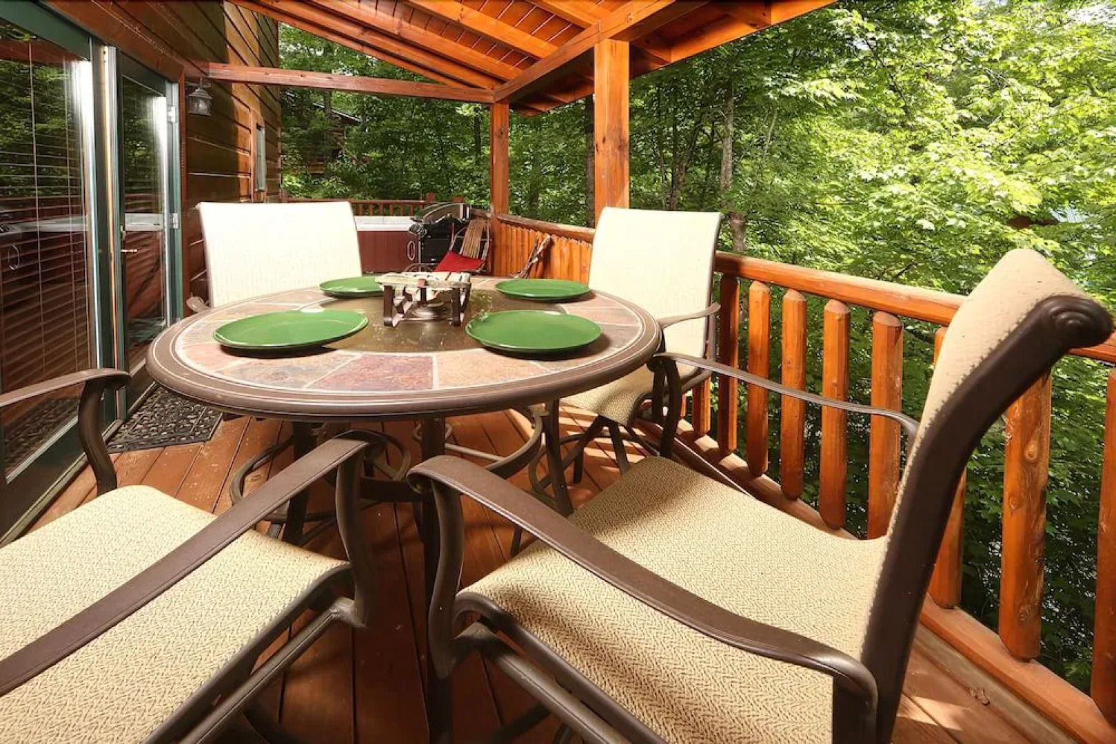 Mountain Majesty 2 Br cabin by RedAwning