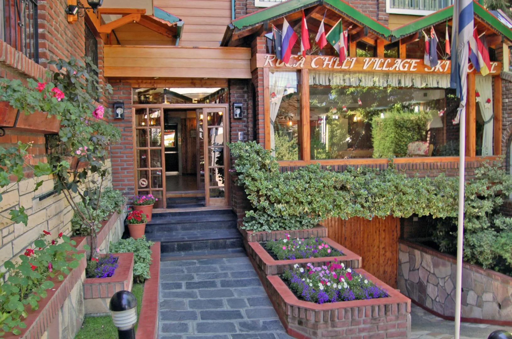 Ruca Cheli Village Ski Hotel