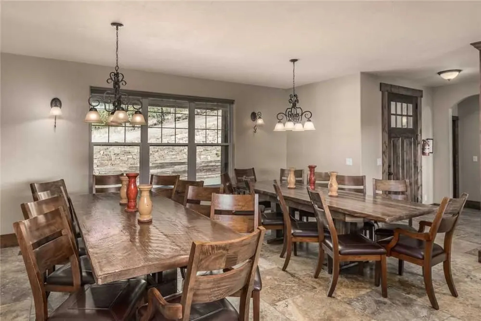 Abbey Lodge - Nine Bedroom Cabin with Hot Tub