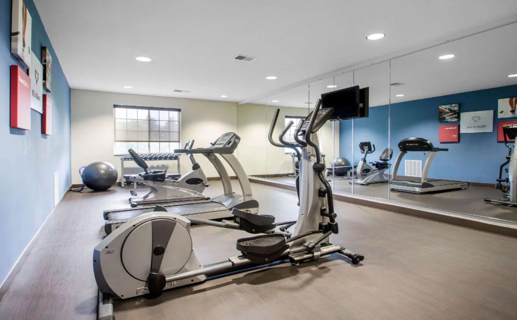 Comfort Suites Johnson Creek Conference Center