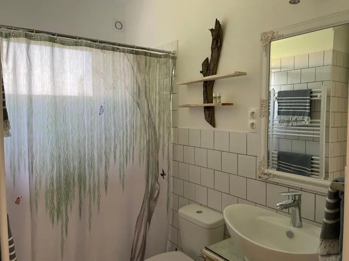 Lombliget Velence Vendégház